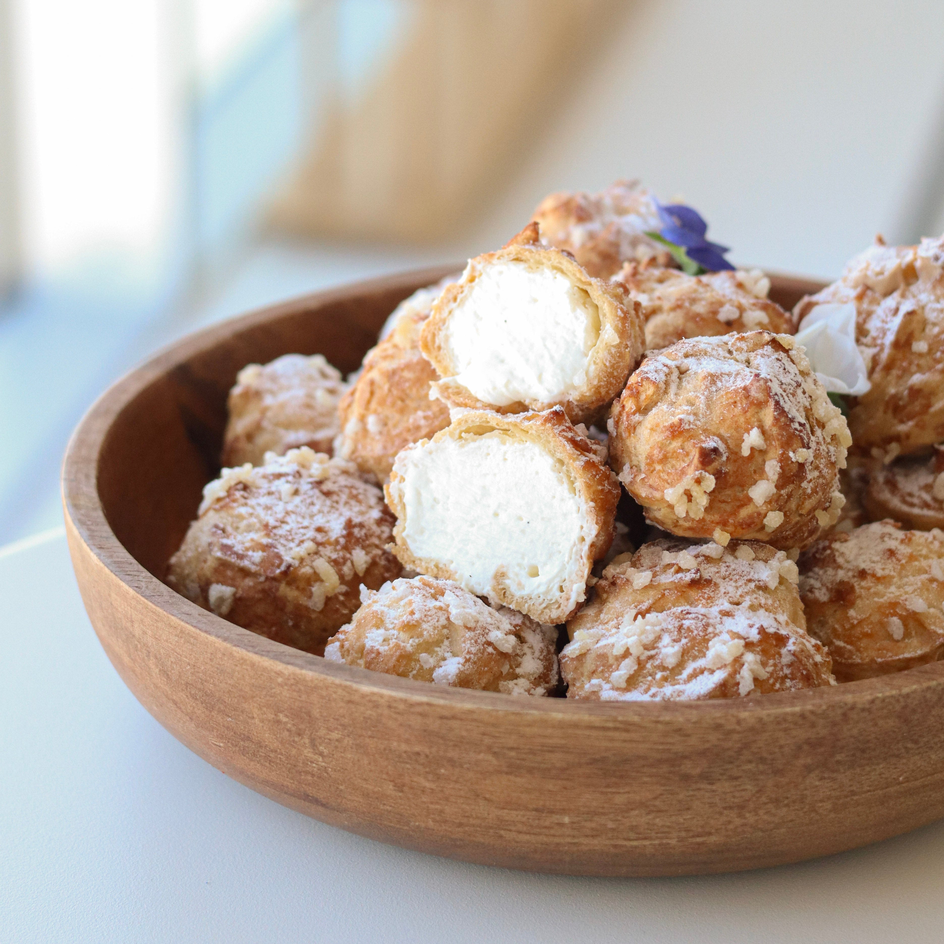 Le plateau de 20 choux garnis vanille & fleur d'oranger